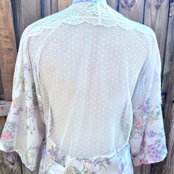 Linea Donatella Satin Robe with Lace Insets, 3/4L Sleeves; Size S/M - Picture 2 of 11